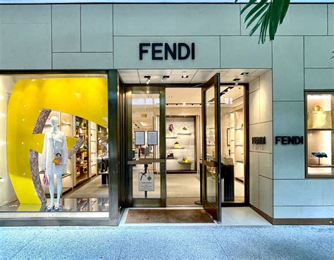 fendi e sostenibiliyà|fendi store.